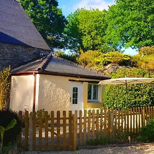  Vakantiehuis Le Vieux Moulin - A Charming Stone With Garden View And Seasonal Pool Frankrijk